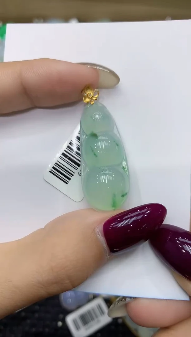 翡翠18K金镶嵌颈饰111111111111