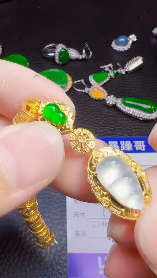 足金镶嵌手链翡翠吾翡翠