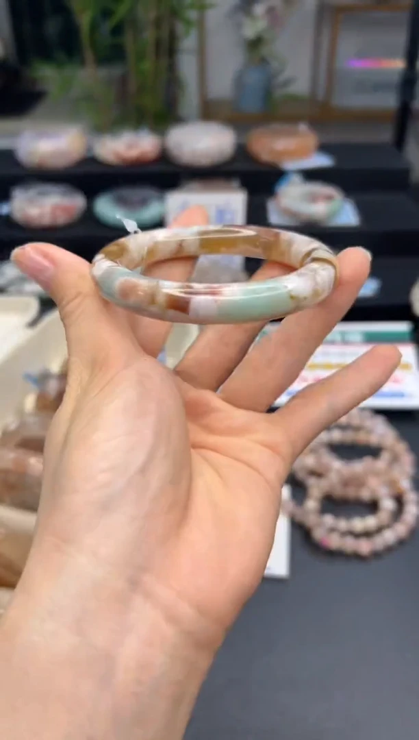 【闪购商品】石英质玉手镯未镶嵌A1391(54圈赠)