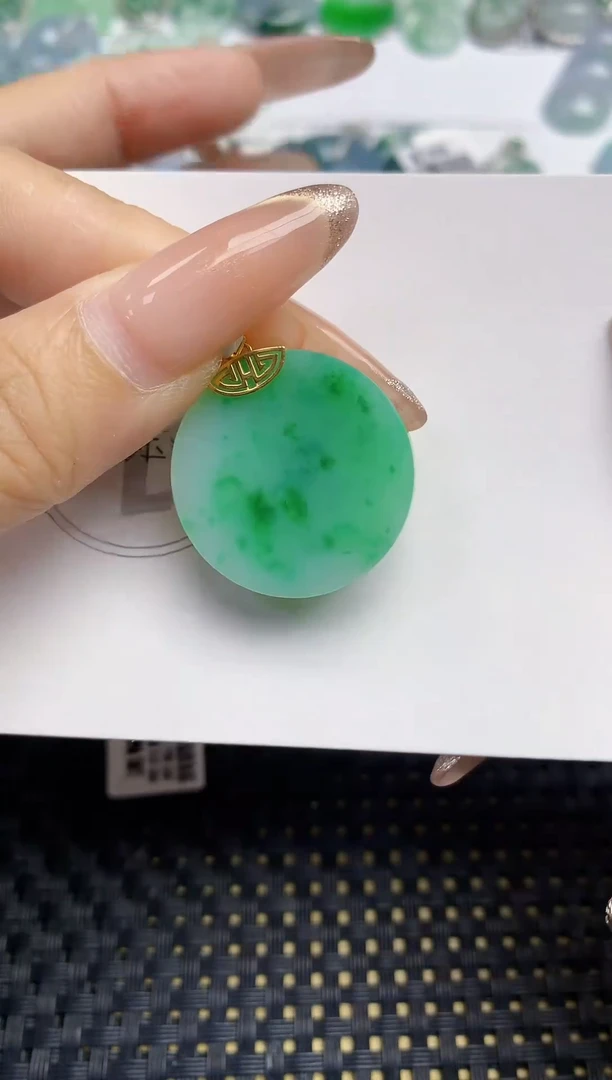 颈饰18K金镶嵌翡翠天然缅甸A货翡翠百元以上9元证书费自理