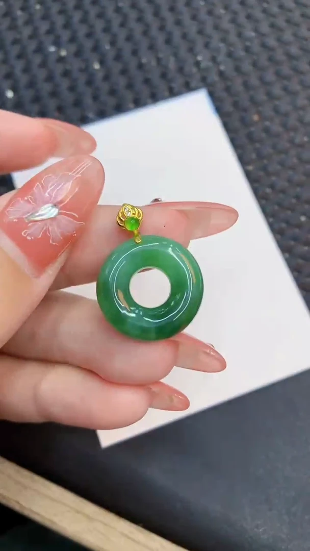 颈饰未镶嵌翡翠1