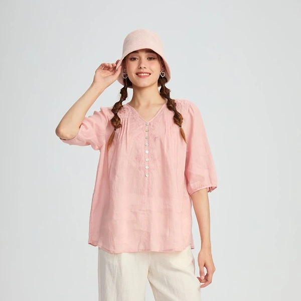 水淼/2025夏季新款时尚气质温柔V领刺绣小衫  20615