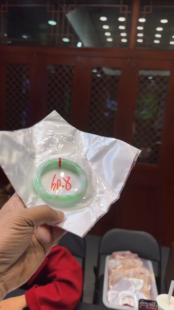 【闪购商品】翡翠手镯未镶嵌手镯