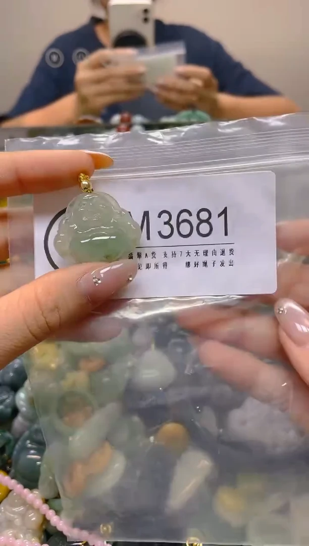 翡翠未镶嵌颈饰/M/翡翠A货,一件也是批发价