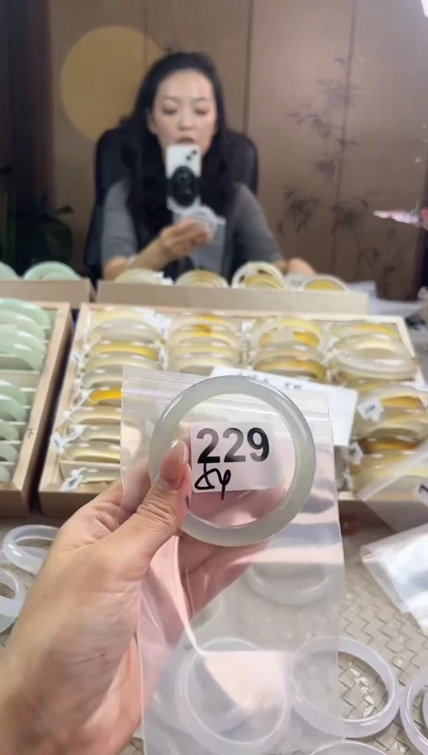 手镯玛瑙/玉髓未镶嵌229