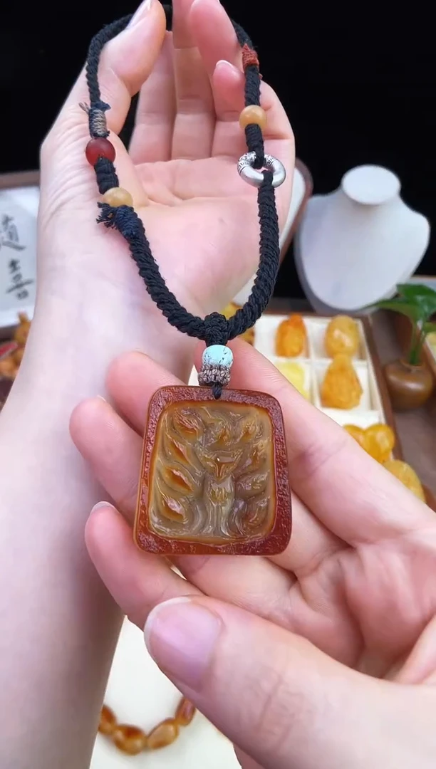 琥珀未镶嵌珠宝奇石柒月