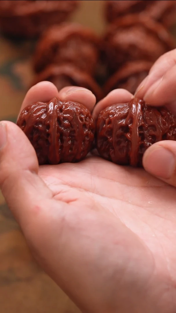 文玩核桃把件元宝大小