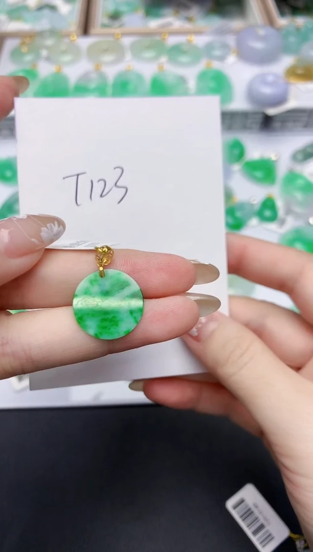 翡翠18K金镶嵌颈饰天然缅甸翡翠A货