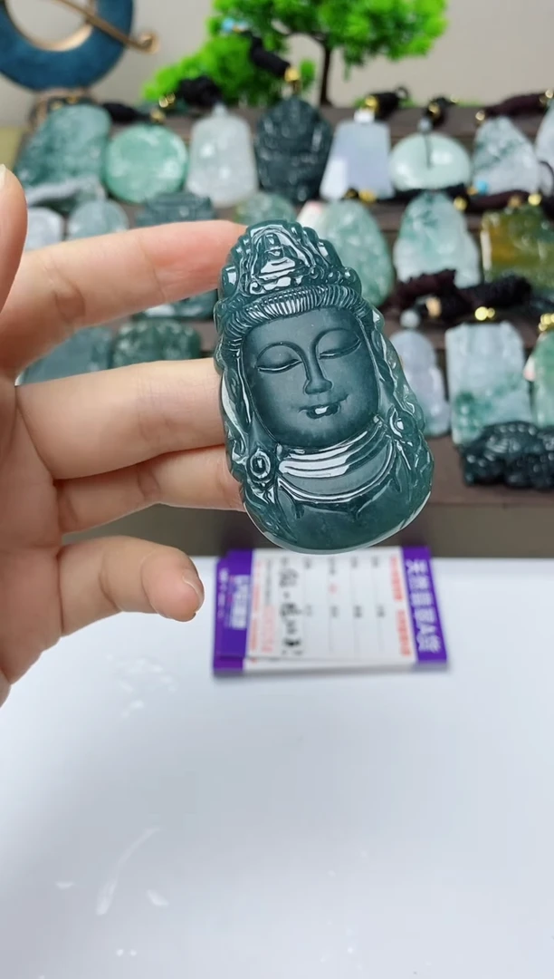 翡翠未镶嵌颈饰