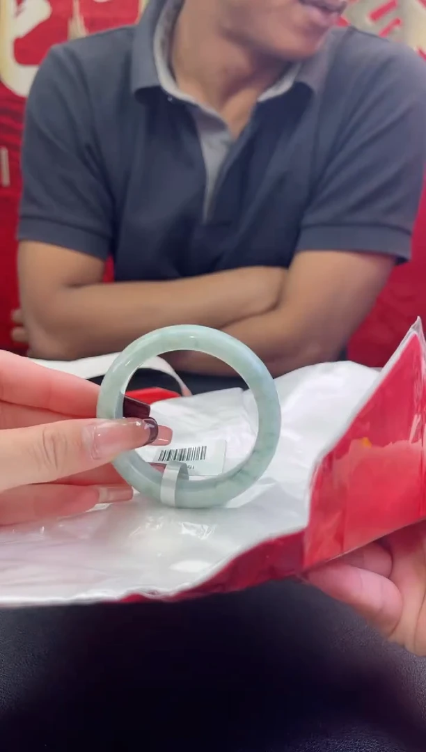 【闪购商品】翡翠手镯未镶嵌翡翠手镯（微瑕）3