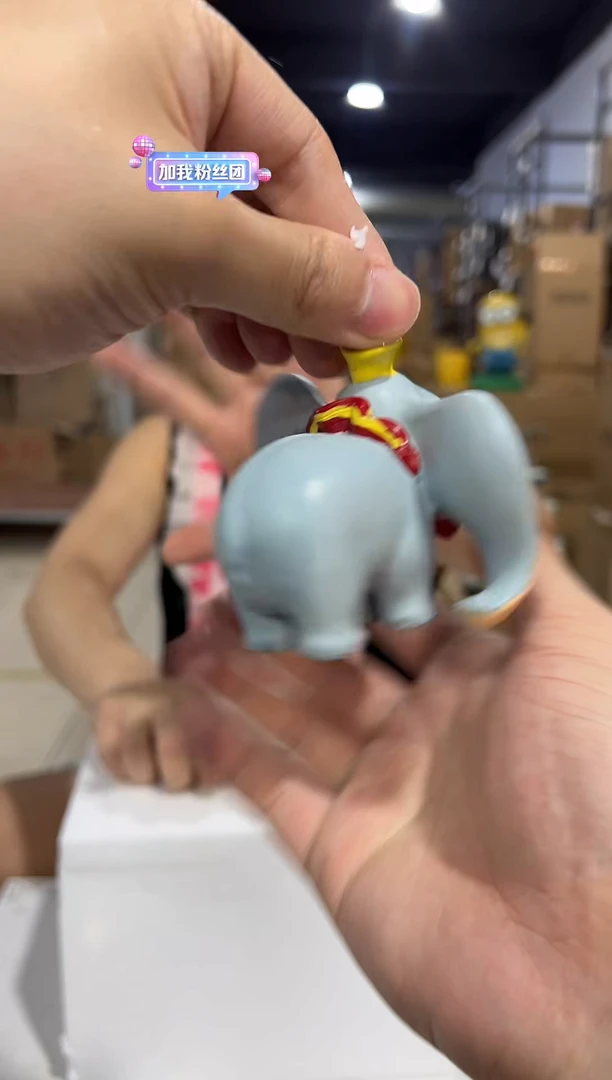 瓷片小飞象摆件 树脂