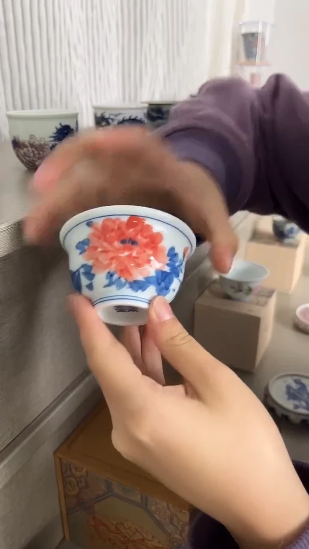 景德镇高温瓷牡丹压手杯
