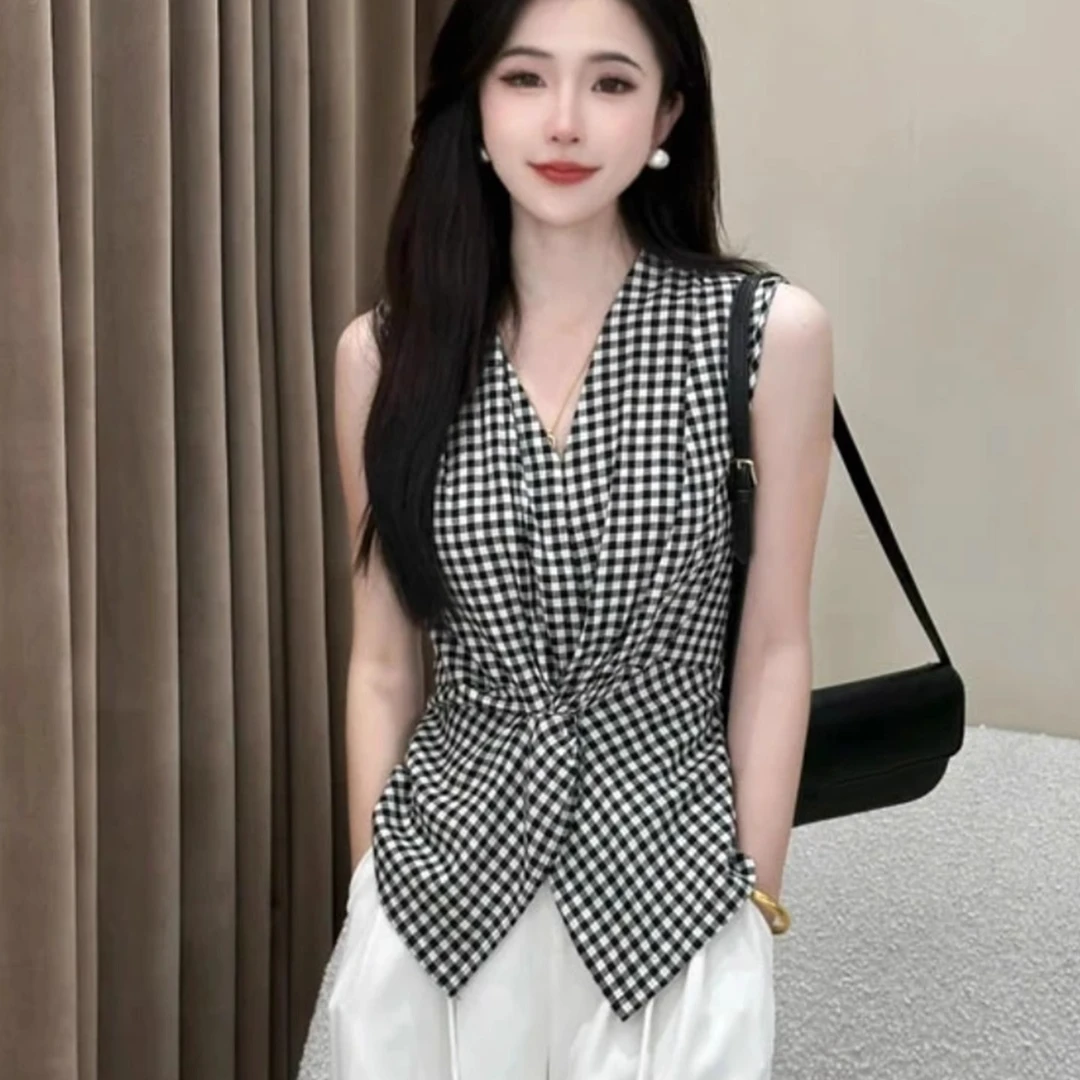 法式风复古扭结黑白格子背心衬衫女2025夏季新款收腰显瘦无袖上衣