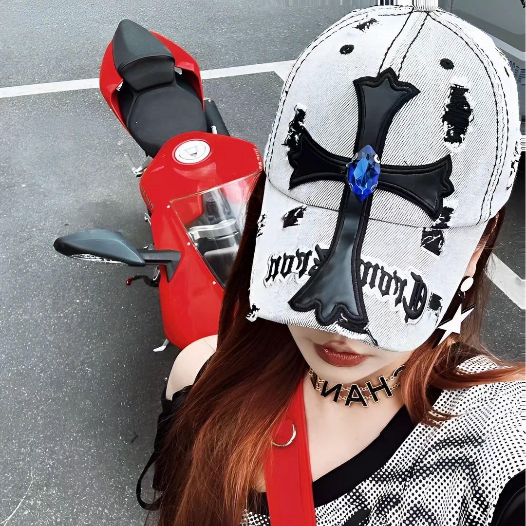 王大嘴原创  四季款奢华水洗灰破洞十字皮带镶钻棒球帽M476