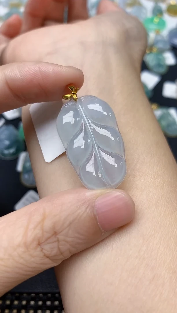翡翠18K金镶嵌颈饰天然缅甸A货翡翠
