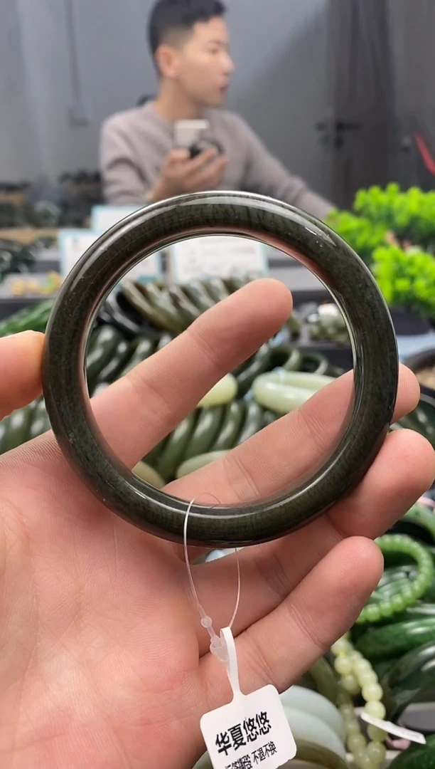 未镶嵌手镯和田玉60