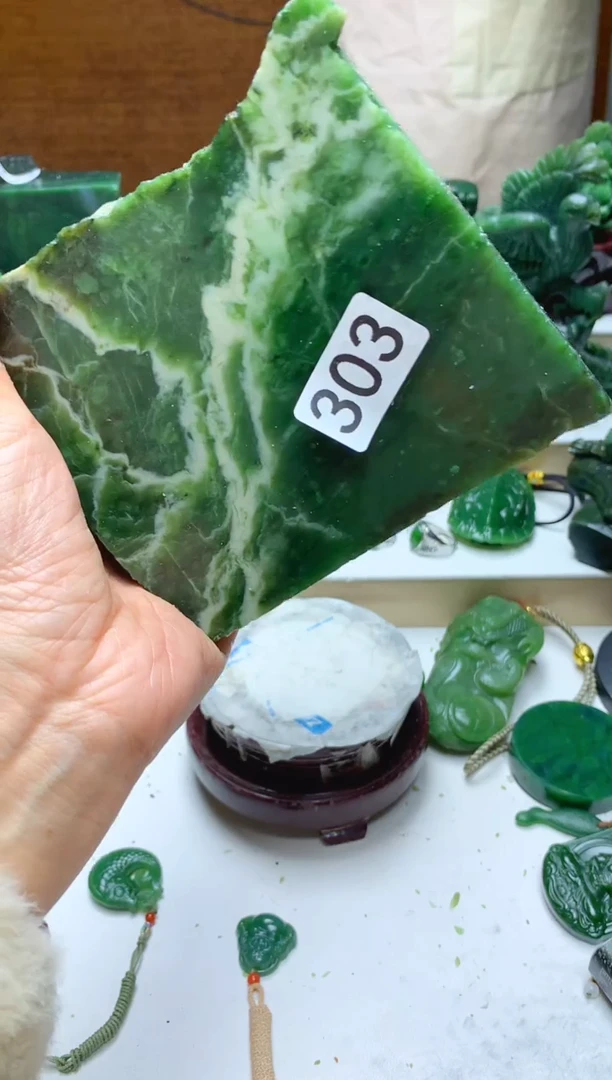 未镶嵌和田玉摆件1