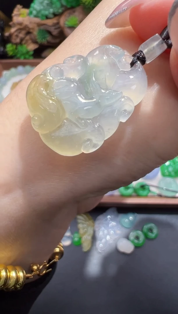 未镶嵌定制翡翠27.3*20.1*5.5九尾狐