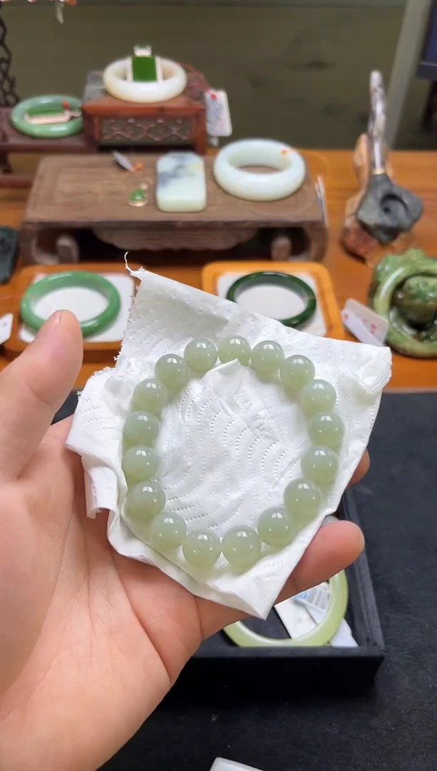 未镶嵌手串和田玉眼***道卡12且末青白带蓝调 圆珠