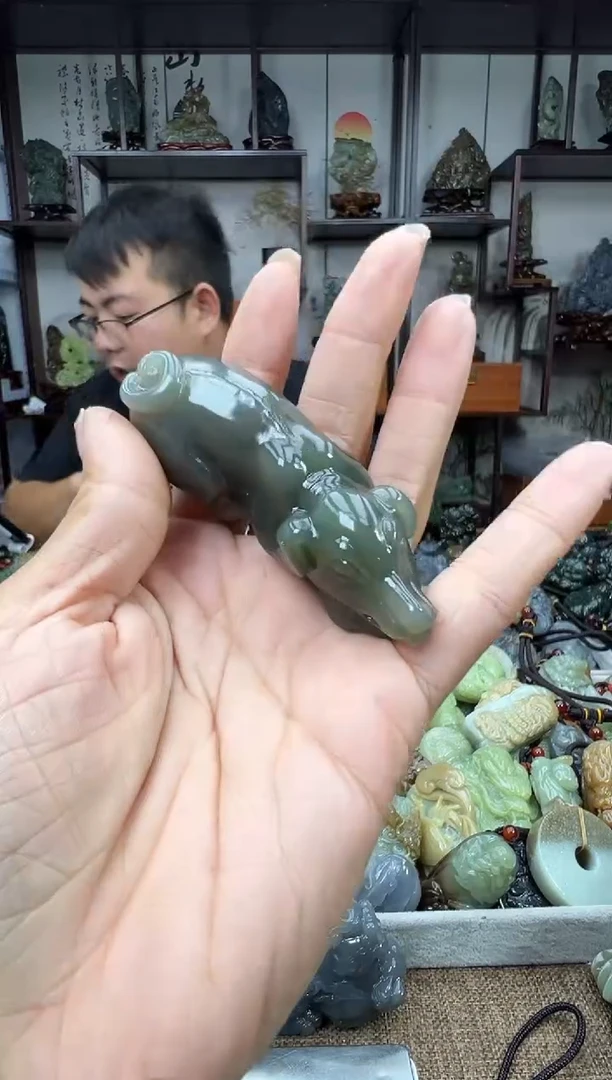 未镶嵌和田玉把件1