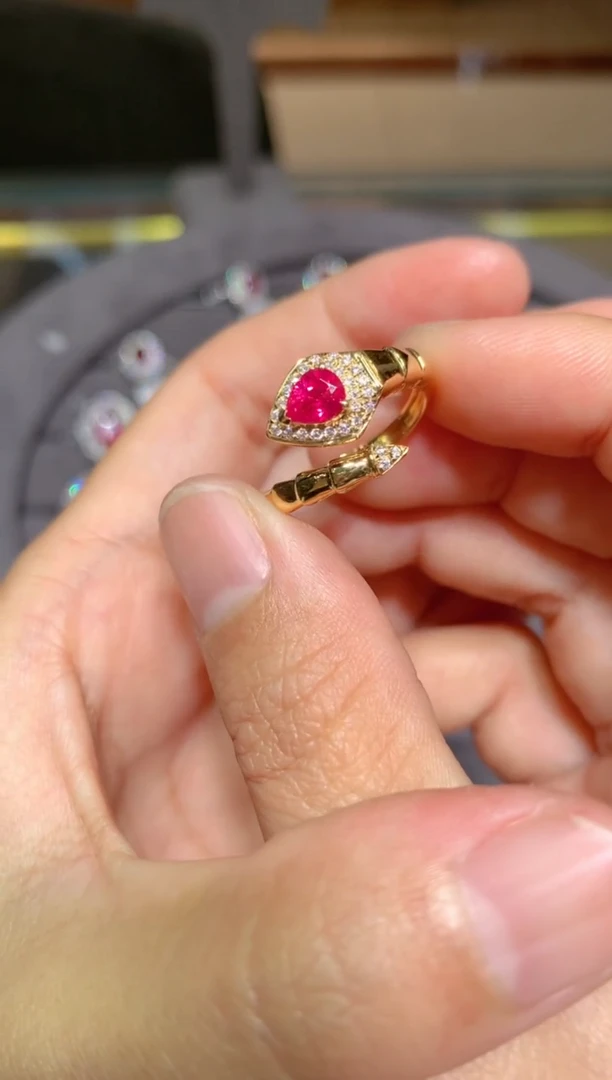 【闪购商品】红宝石戒指18K金镶嵌0.5CT