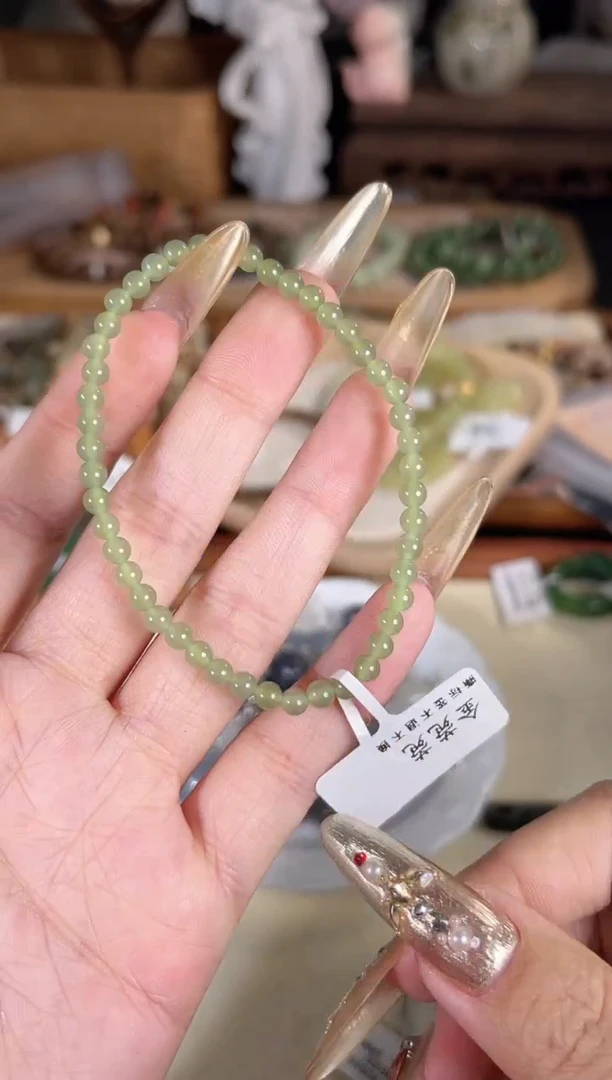 未镶嵌手链和田玉多样性发其一