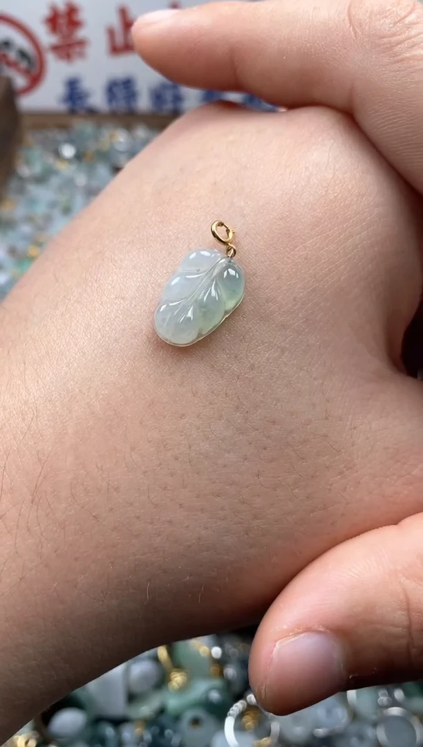 【闪购商品】翡翠颈饰未镶嵌哥哥