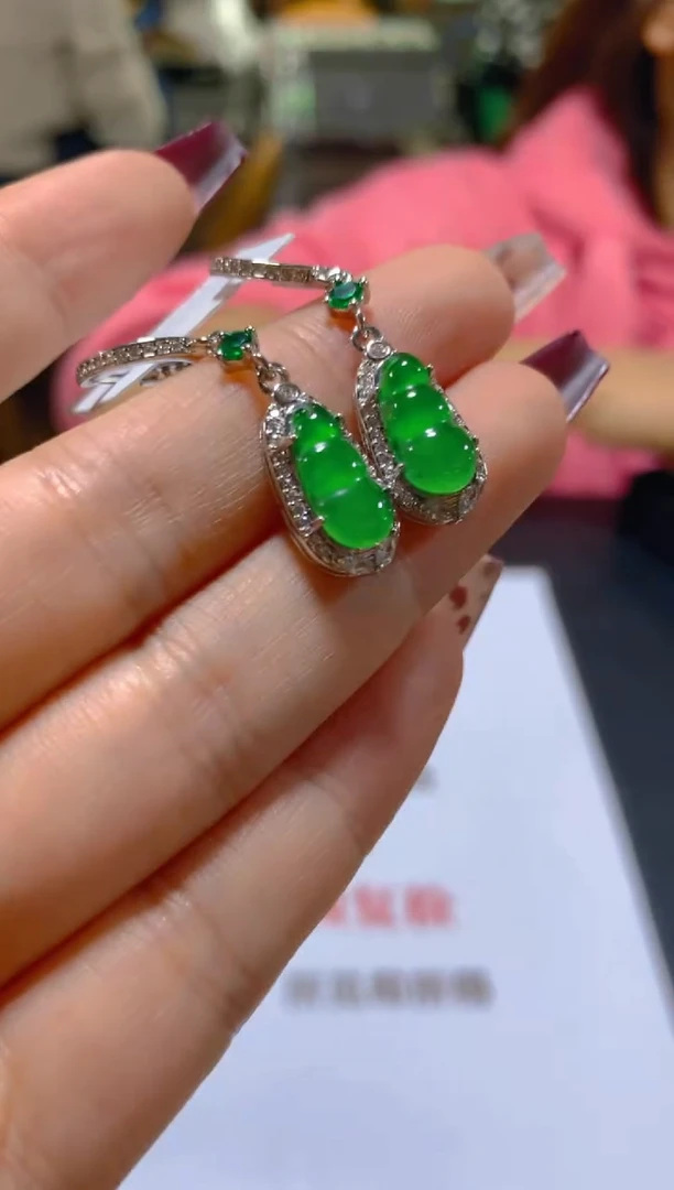 未镶嵌翡翠耳饰多样性发一