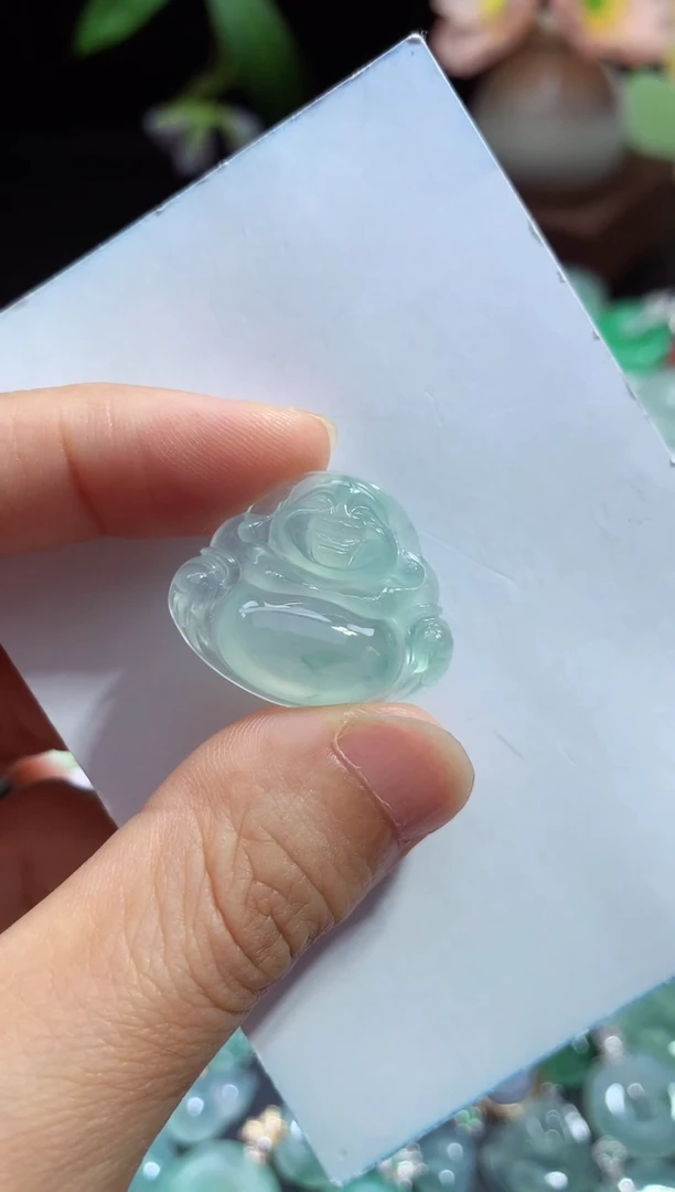 翡翠未镶嵌颈饰佛公