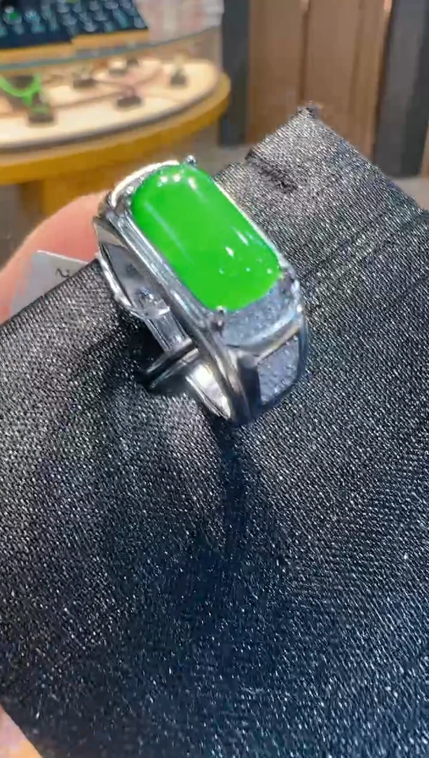 【闪购商品】翡翠戒指合金多样性发货一件