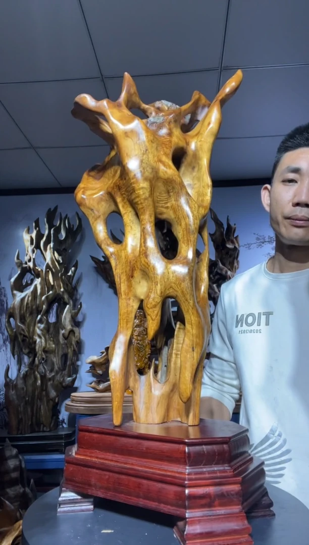 金丝楠木雕款朗**风金丝楠木工艺品摆件