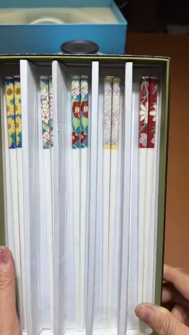 瓷片碗碟好物一件不留@@1