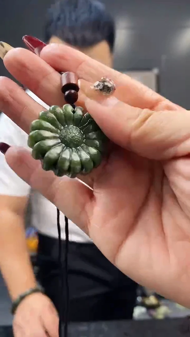 未镶嵌蛇纹石玉摆件1
