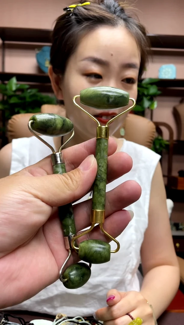 岫玉未镶嵌吊坠多样性发货发其中之一