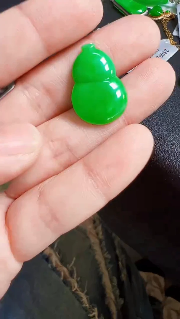 颈饰未镶嵌翡翠葫芦