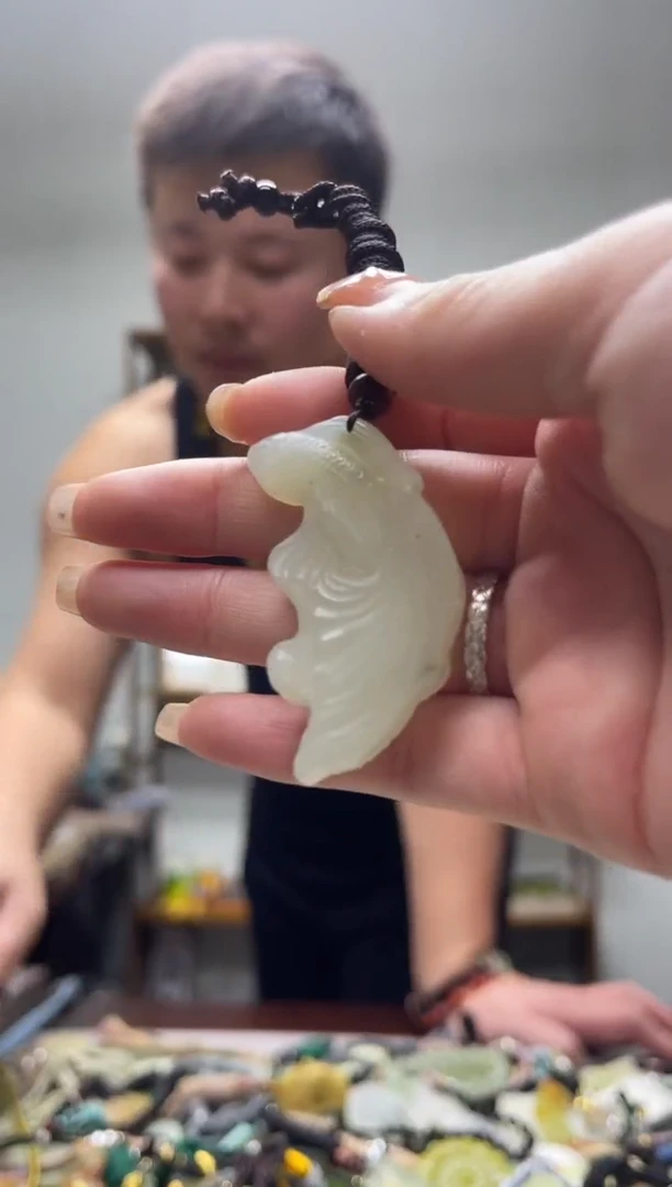 未镶嵌岫玉吊坠·