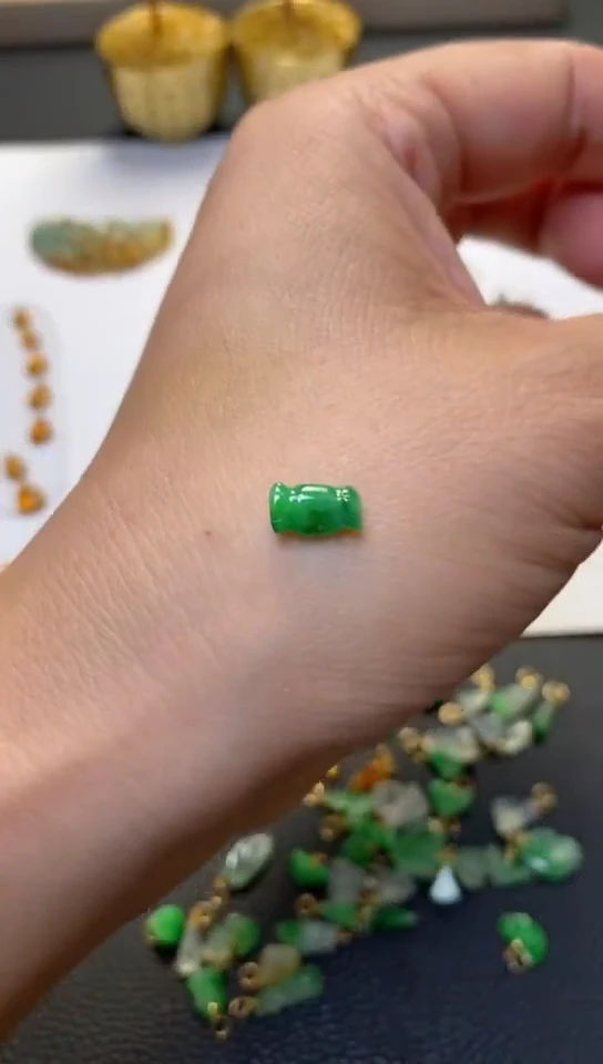 翡翠未镶嵌吊坠(不含链)翡翠净货32419