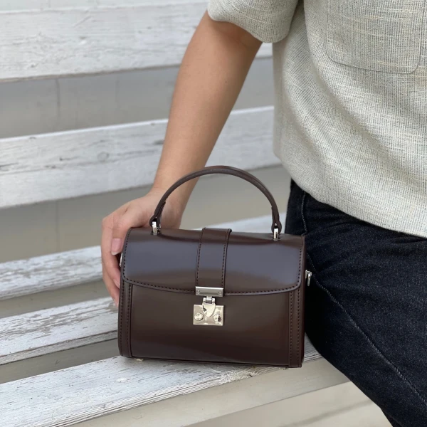 【Elin定制】2025年秋冬新款女包时尚设计单肩包J-8418-乌色