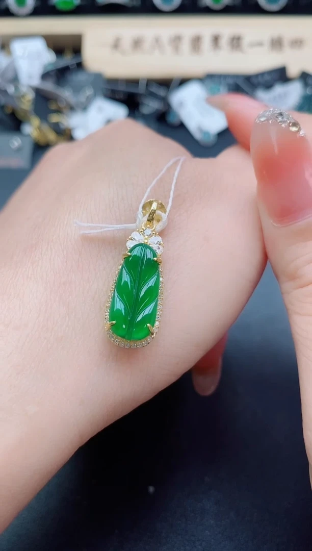 吊坠(赠链)银S925镶嵌翡翠1