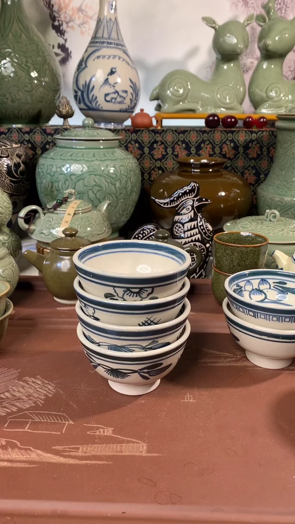 现代智***机耀州窑微瑕缩釉手绘白底蓝花杯4只