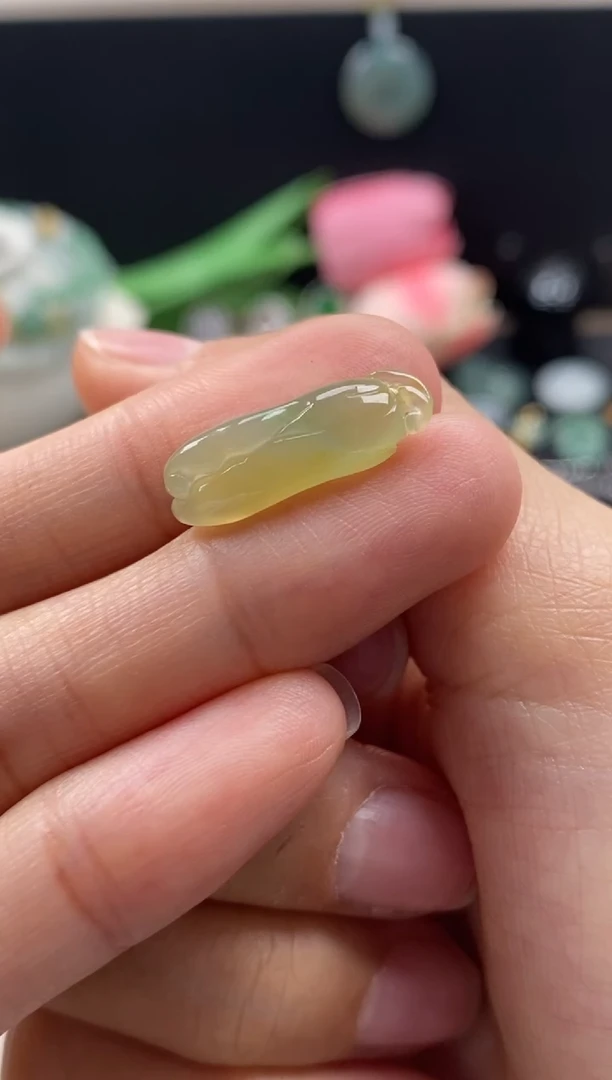 【闪购商品】翡翠颈饰未镶嵌翡翠冰黄裸石