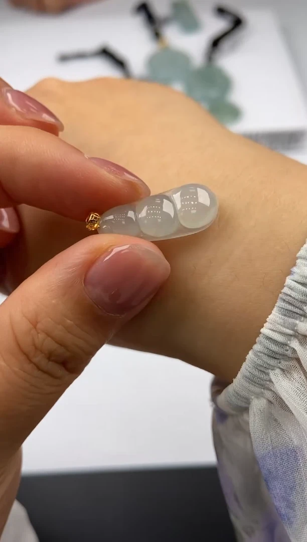 颈饰18K金镶嵌翡翠302356 多人