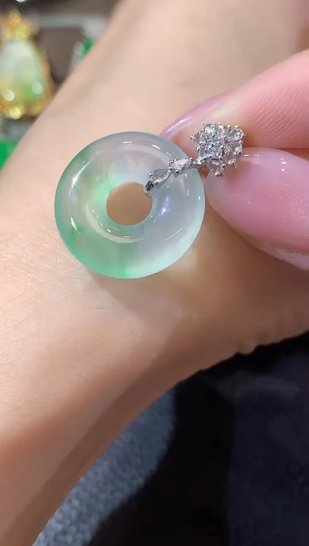吊坠(不含链)18K金镶嵌翡翠D23