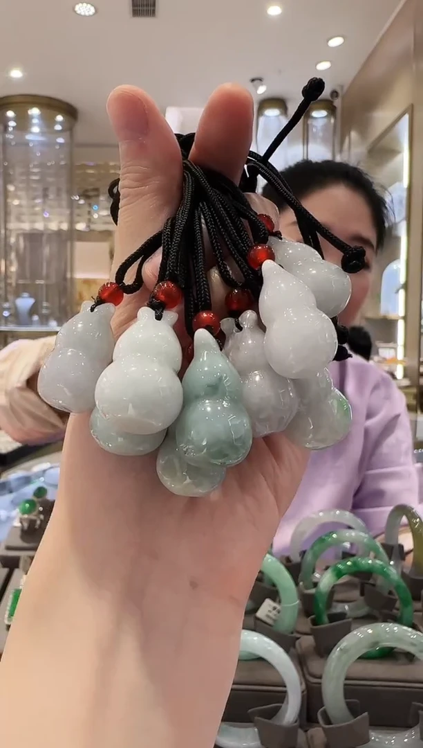 翡翠未镶嵌颈饰75多样发一