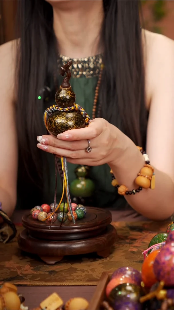 114易林大漆开口小葫芦----168