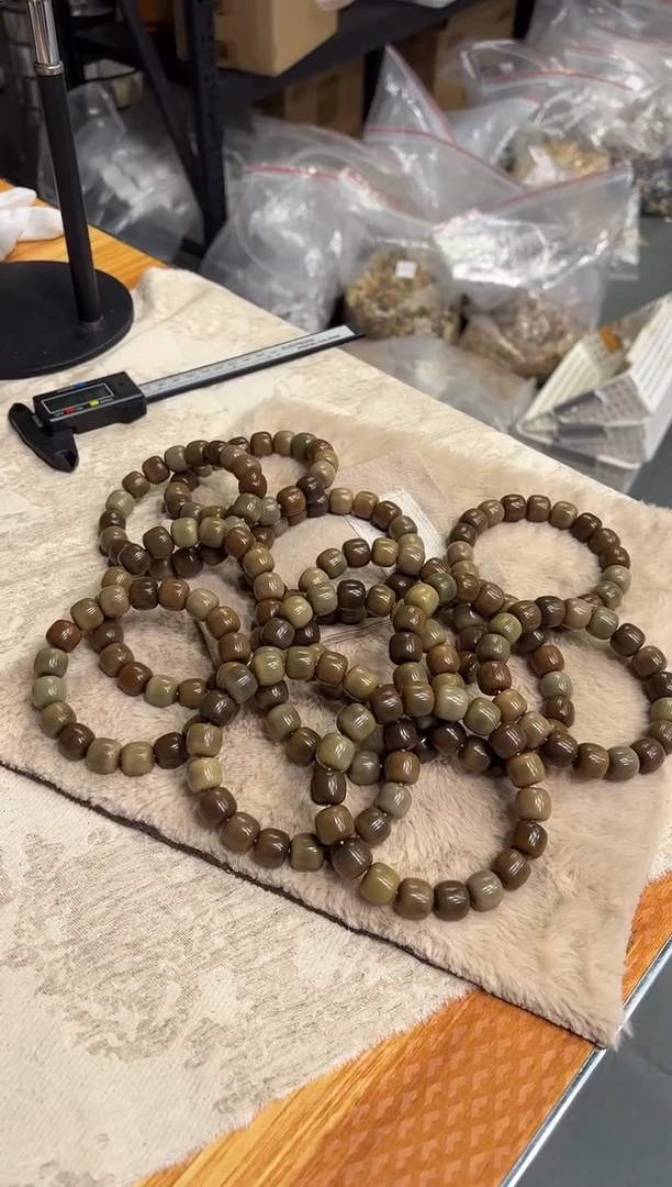 【闪购商品】菩提根/象牙果手串14猪油膏（710）