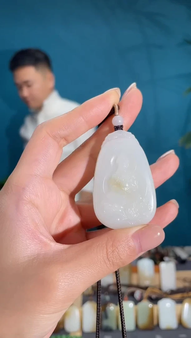 颈饰未镶嵌和田玉1