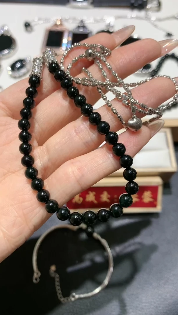 【闪购商品】翡翠吊坠(赠链)银S925镶嵌8多人多样性随机发货1件