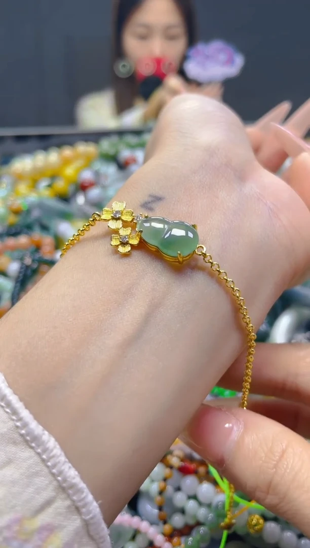 颈饰未镶嵌翡翠/P/翡翠A货，一件也是批发价