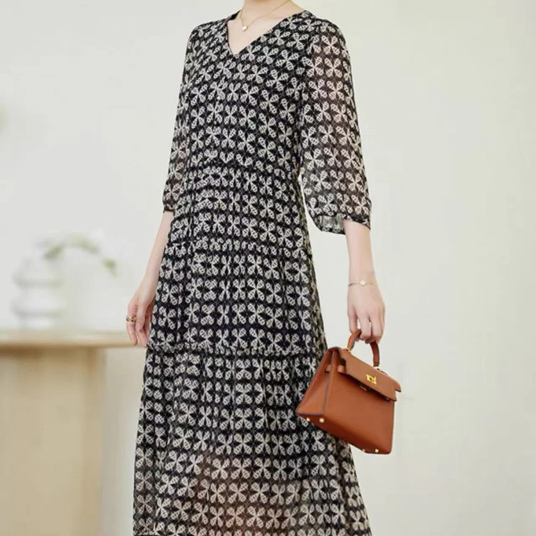 BG119时尚休闲优雅显瘦连衣裙大方不显胸舒适优雅极简风百搭